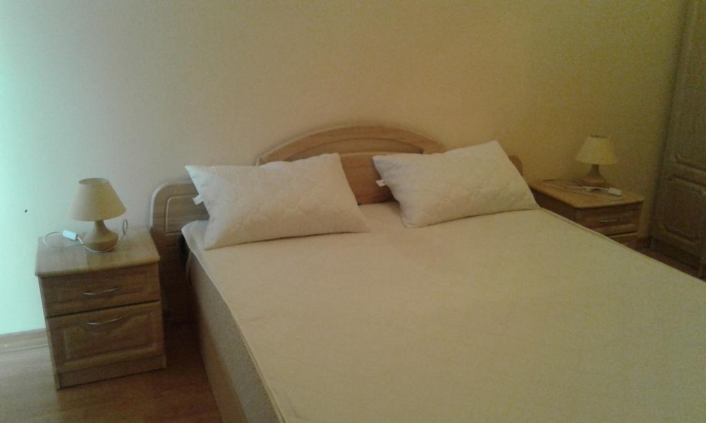 Apartments On Parkaniya 2A Mukachevo Exterior foto